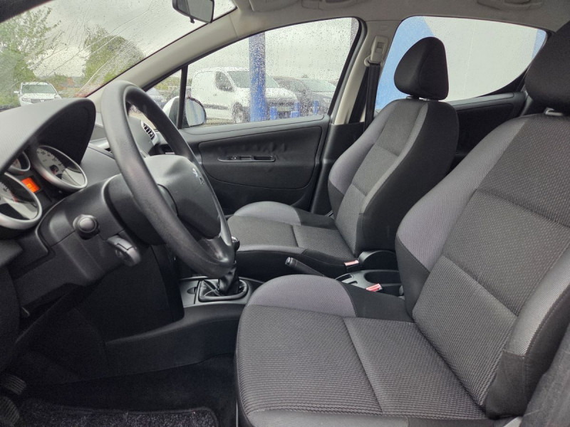 Photo 7 de l'offre de PEUGEOT 207 ACTIVE 1.4 E à 6290€ chez Carlyss automobiles Vitré