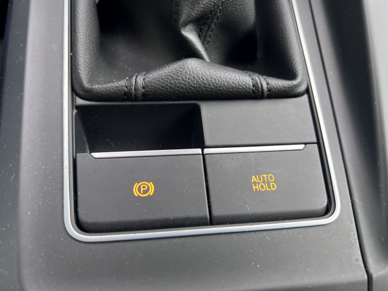 Photo 16 de l'offre de Volkswagen Golf (8) 2.0 TDI SCR 115 BVM6 Life 1st à 20990€ chez Carlyss automobiles Vitré