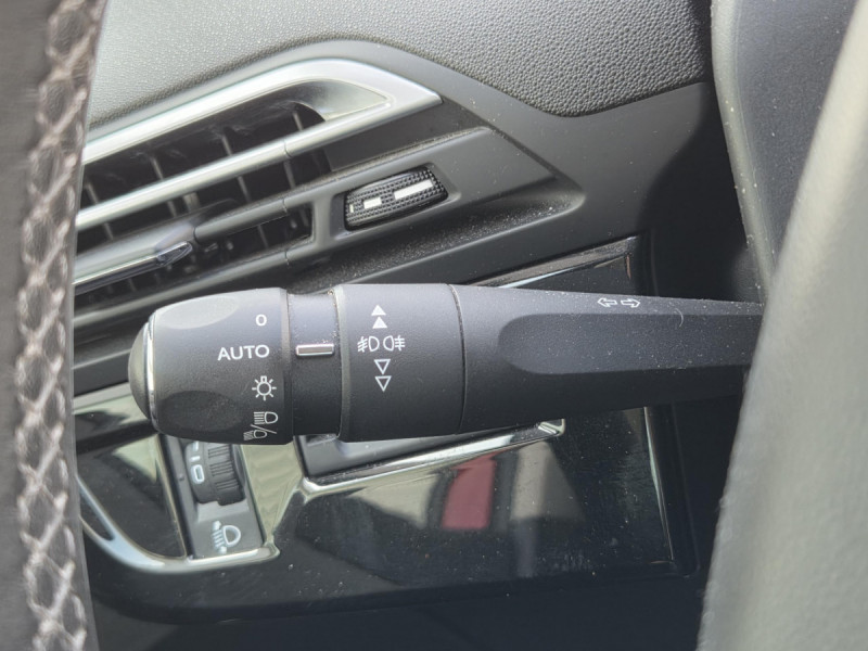 Photo 15 de l'offre de CITROEN C4 Picasso (2) e-HDi 115 Business à 9790€ chez Carlyss automobiles Vitré