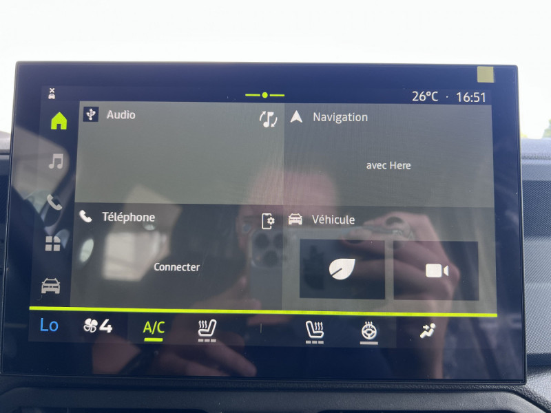 Photo 11 de l'offre de Dacia Duster (3) Journey TCe 130 4x2 à 25490€ chez Carlyss automobiles Vitré