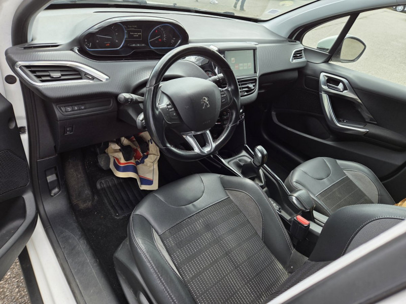 Photo 6 de l'offre de PEUGEOT 2008 1.6 BLUEHDI 100 S&S ALLURE BUSINESS à 9990€ chez Carlyss automobiles Vitré
