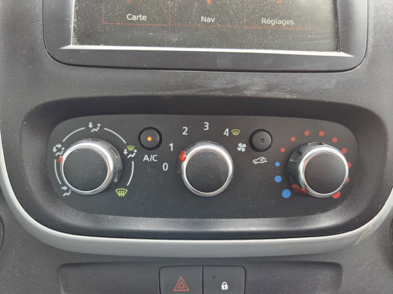 Photo 14 de l'offre de Renault Trafic (3) Zen L2 dCi 120 S&S - 18 - 9 places à 24490€ chez Carlyss automobiles Vitré