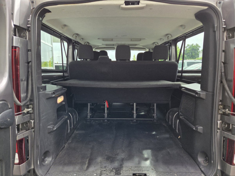 Photo 17 de l'offre de Renault Trafic (3) Zen L2 dCi 120 S&S - 18 - 9 places à 24490€ chez Carlyss automobiles Vitré