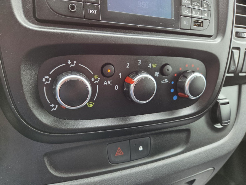 Photo 10 de l'offre de Renault Trafic (3) Fourgon Conf+ L1H1 1000 Ener dCi 120 à 19990€ chez Carlyss automobiles Vitré