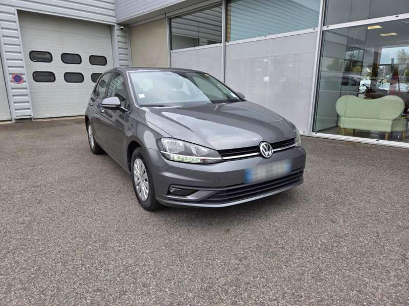 Photo 1 de l'offre de VOLKSWAGEN Golf (7) 1.0 TSI 115 BVM6 Trendline Business à 15990€ chez Carlyss automobiles Vitré
