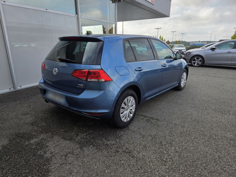 Photo 2 de l'offre de VOLKSWAGEN Golf (7) 1.2 TSI 105 BVM6 Confortline BMT à 10990€ chez Carlyss automobiles Vitré