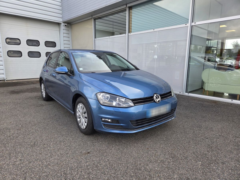Photo 1 de l'offre de VOLKSWAGEN Golf (7) 1.2 TSI 105 BVM6 Confortline BMT à 10990€ chez Carlyss automobiles Vitré