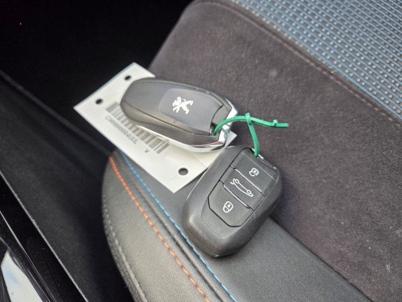 Photo 25 de l'offre de PEUGEOT 308 (2) BlueHDi 130 S&S Tech Edition à 11490€ chez Carlyss automobiles Vitré