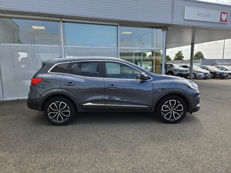 Photo 2 de l'offre de RENAULT Kadjar Intens TCe 140 EDC FAP - 21 à 20490€ chez Carlyss automobiles Vitré