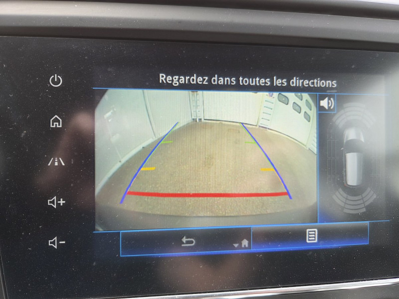 Photo 13 de l'offre de RENAULT Kadjar Intens TCe 140 EDC FAP - 21 à 20490€ chez Carlyss automobiles Vitré