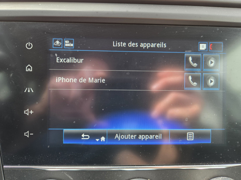Photo 16 de l'offre de RENAULT Kadjar Intens TCe 140 EDC FAP - 21 à 20490€ chez Carlyss automobiles Vitré