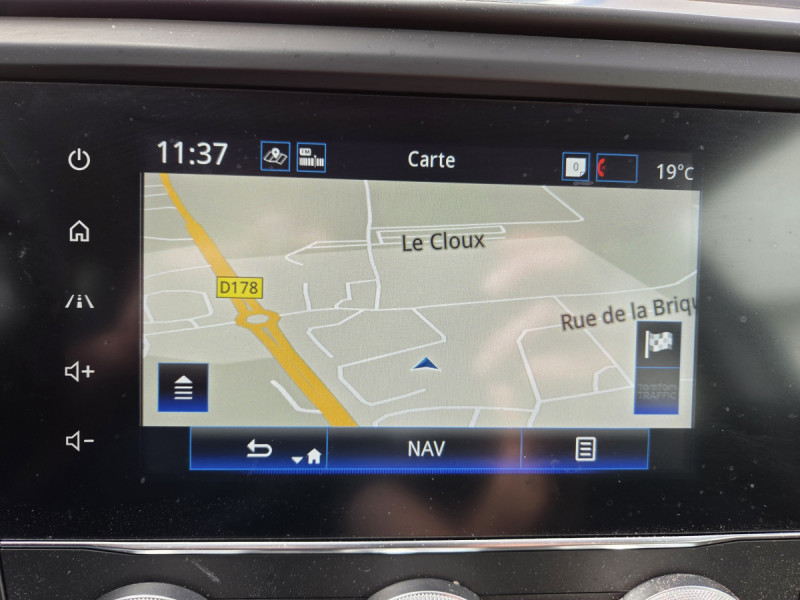Photo 14 de l'offre de RENAULT Kadjar Intens TCe 140 EDC FAP - 21 à 20490€ chez Carlyss automobiles Vitré