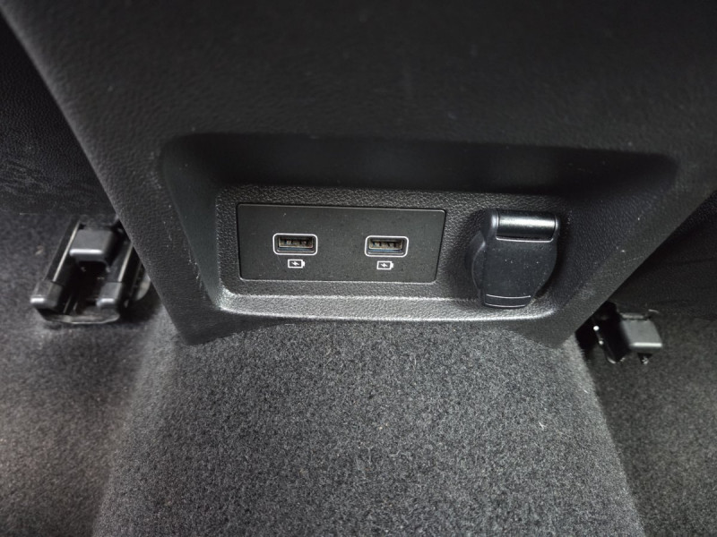 Photo 11 de l'offre de RENAULT Kadjar Intens TCe 140 EDC FAP - 21 à 20490€ chez Carlyss automobiles Vitré