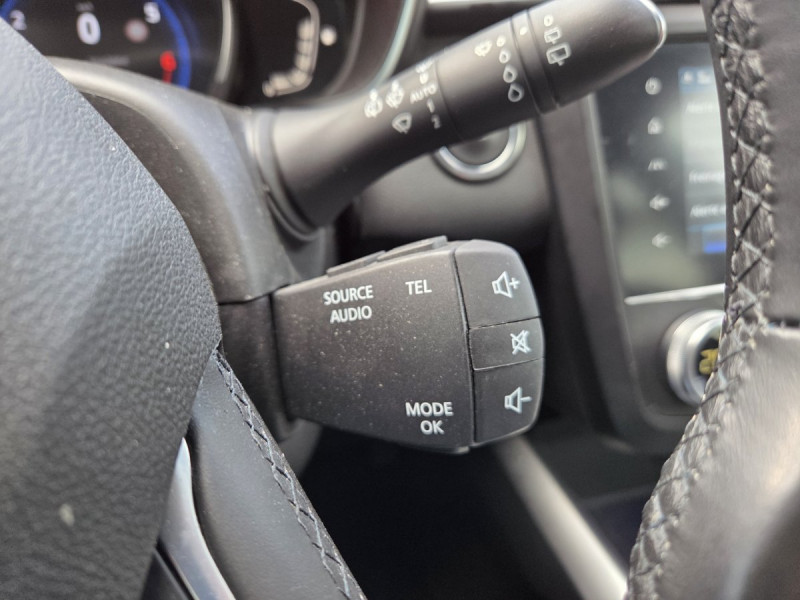 Photo 23 de l'offre de RENAULT Kadjar Intens TCe 140 EDC FAP - 21 à 20490€ chez Carlyss automobiles Vitré