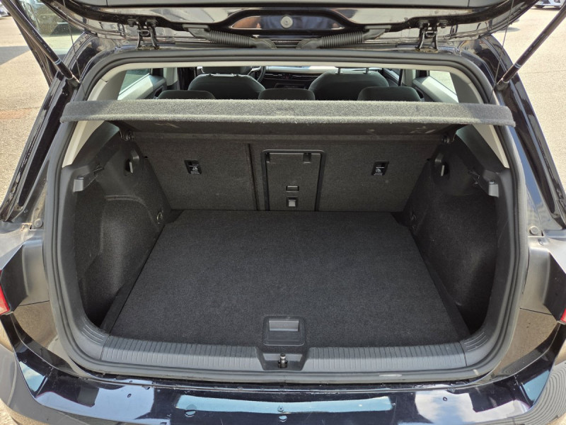 Photo 23 de l'offre de Volkswagen Golf (8) 2.0 TDI SCR 115 LIFE BUSINESS à 20490€ chez Carlyss automobiles Vitré
