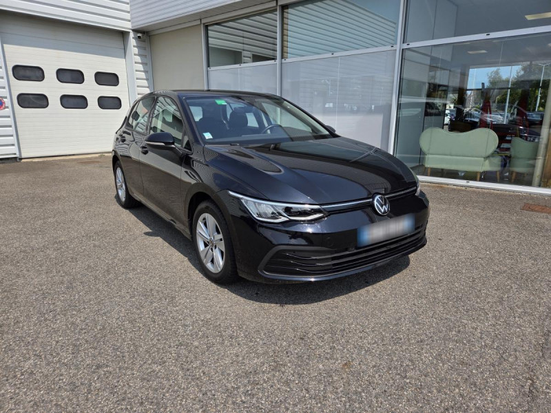 Photo 1 de l'offre de Volkswagen Golf (8) 2.0 TDI SCR 115 LIFE BUSINESS à 20490€ chez Carlyss automobiles Vitré