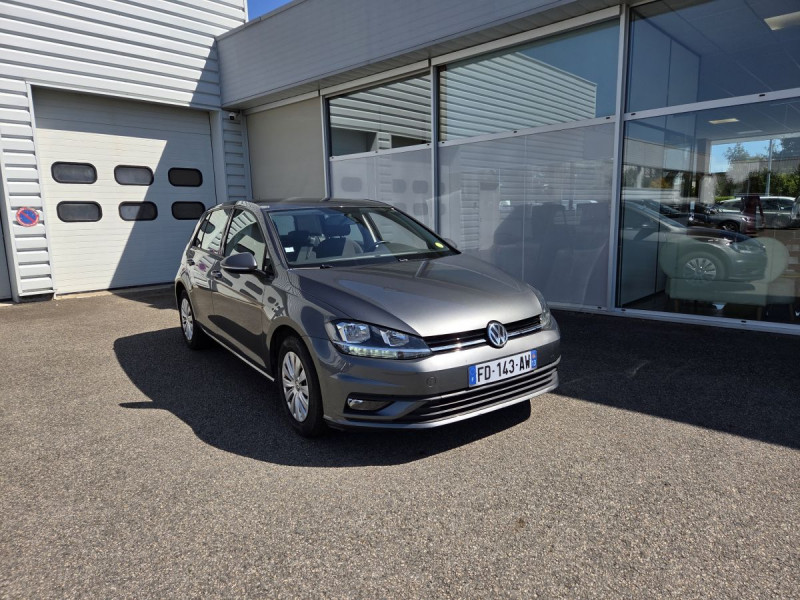 Photo 1 de l'offre de VOLKSWAGEN Golf (7) 1.6 TDI 115 BVM5 Trendline Business à 15490€ chez Carlyss automobiles Vitré
