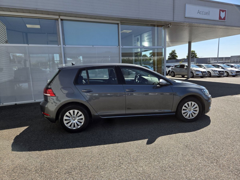 Photo 4 de l'offre de VOLKSWAGEN Golf (7) 1.6 TDI 115 BVM5 Trendline Business à 15490€ chez Carlyss automobiles Vitré