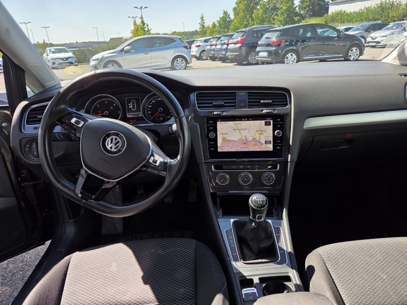 Photo 9 de l'offre de VOLKSWAGEN Golf (7) 1.6 TDI 115 BVM5 Trendline Business à 15490€ chez Carlyss automobiles Vitré