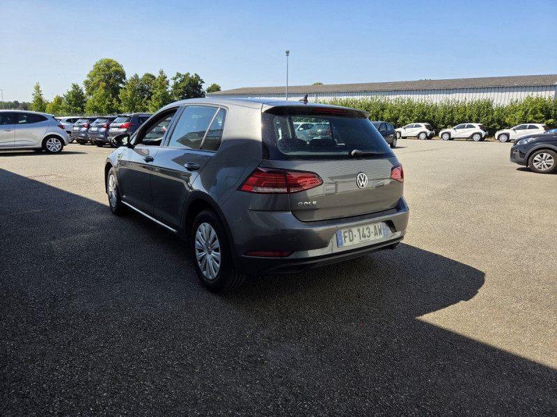 Photo 2 de l'offre de VOLKSWAGEN Golf (7) 1.6 TDI 115 BVM5 Trendline Business à 15490€ chez Carlyss automobiles Vitré
