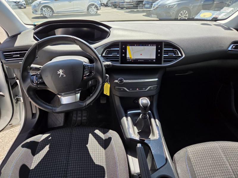 Photo 8 de l'offre de PEUGEOT 308 (2) BlueHDi 100 S&S Style à 11790€ chez Carlyss automobiles Vitré