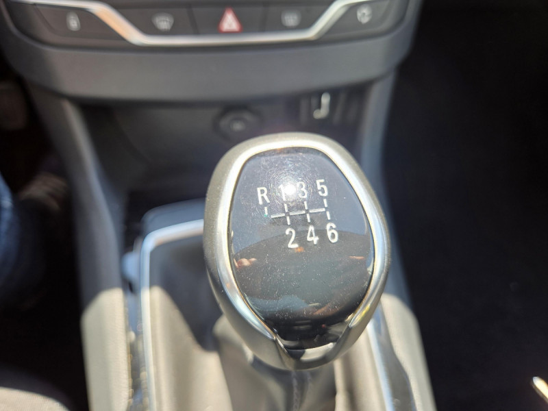 Photo 22 de l'offre de PEUGEOT 308 (2) BlueHDi 100 S&S Style à 11790€ chez Carlyss automobiles Vitré