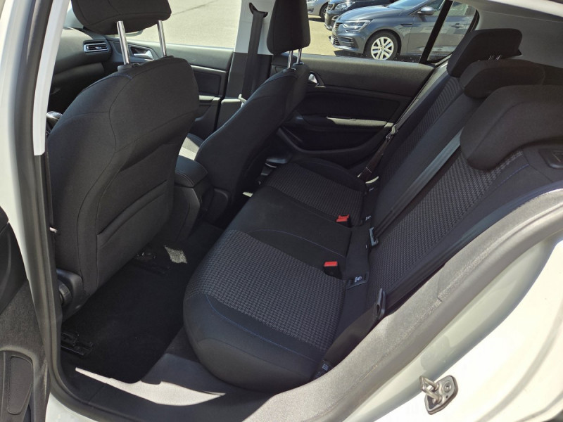 Photo 9 de l'offre de PEUGEOT 308 (2) BlueHDi 100 S&S Style à 11790€ chez Carlyss automobiles Vitré
