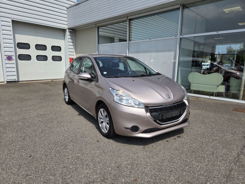 Photo 1 de l'offre de PEUGEOT 208 1.4 HDI ACTIVE à 8290€ chez Carlyss automobiles Vitré