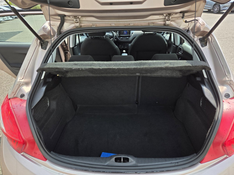 Photo 10 de l'offre de PEUGEOT 208 1.4 HDI ACTIVE à 8290€ chez Carlyss automobiles Vitré