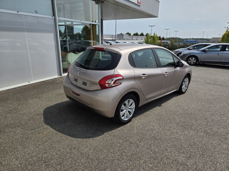 Photo 3 de l'offre de PEUGEOT 208 1.4 HDI ACTIVE à 8290€ chez Carlyss automobiles Vitré
