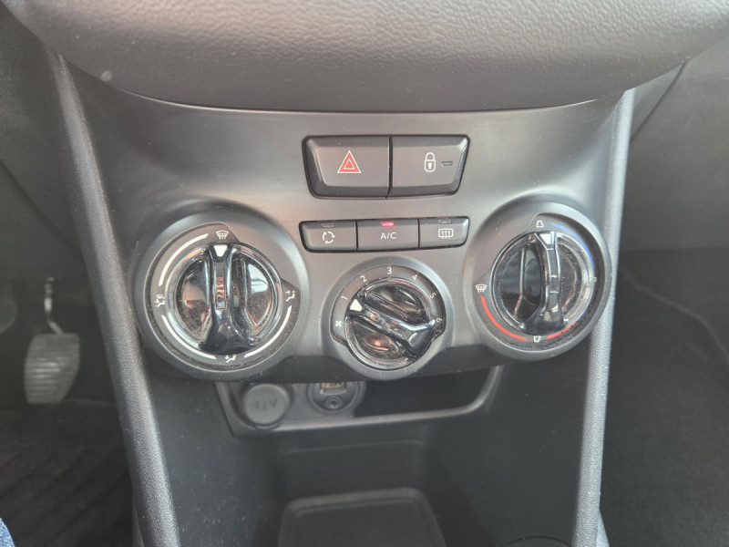 Photo 12 de l'offre de PEUGEOT 208 1.4 HDI ACTIVE à 8290€ chez Carlyss automobiles Vitré
