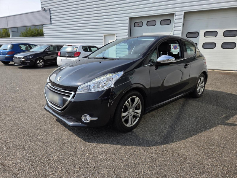Photo 2 de l'offre de PEUGEOT 208 1.6 E-HDI 92 ALLURE à 6990€ chez Carlyss automobiles Vitré