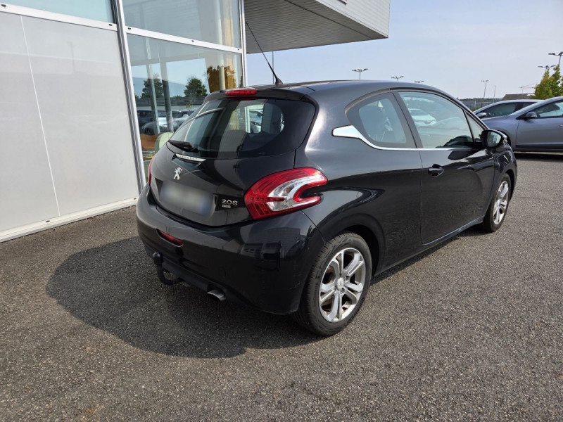 Photo 3 de l'offre de PEUGEOT 208 1.6 E-HDI 92 ALLURE à 6990€ chez Carlyss automobiles Vitré