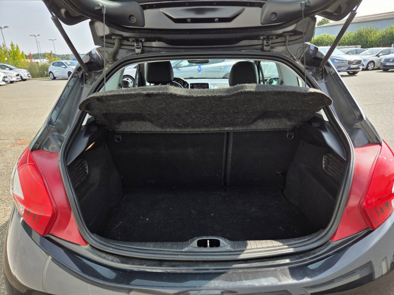 Photo 15 de l'offre de PEUGEOT 208 1.6 E-HDI 92 ALLURE à 6990€ chez Carlyss automobiles Vitré