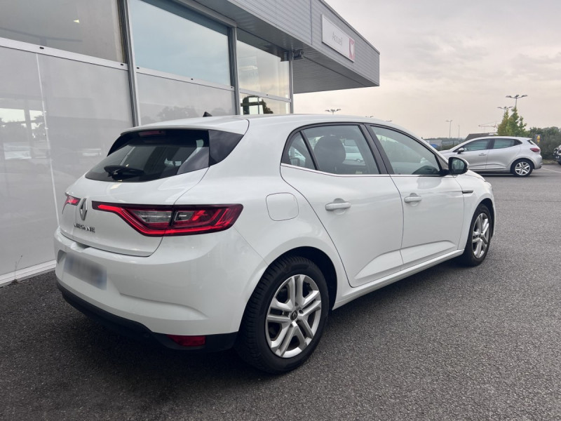 Photo 4 de l'offre de Renault Mégane Berline (4) Business Blue dCi 115 à 11790€ chez Carlyss automobiles Vitré