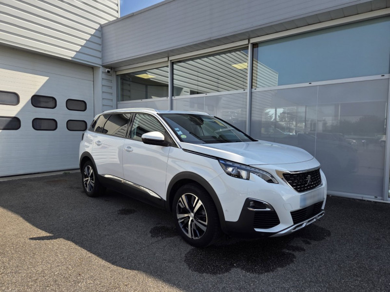 Photo 1 de l'offre de PEUGEOT 5008 (2) BlueHDi 130 S&S EAT8 ALLURE BUSINESS à 19790€ chez Carlyss automobiles Vitré