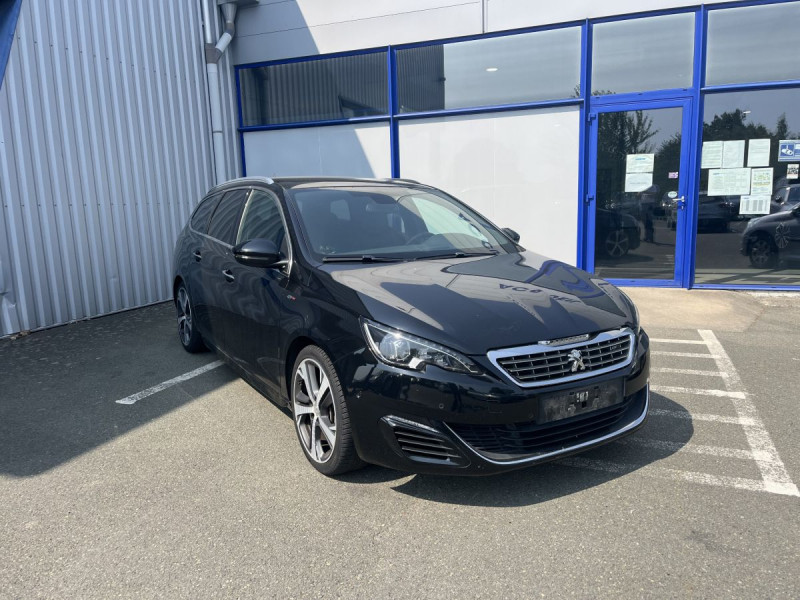 Photo 1 de l'offre de PEUGEOT 308 SW (2) 2.0 BlueHDi 180 EAT6 GT à 14490€ chez Carlyss automobiles Vitré