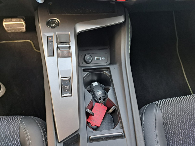 Photo 19 de l'offre de Peugeot 308 SW (3) BlueHDi 130 EAT 8 GT à 26990€ chez Carlyss automobiles Vitré