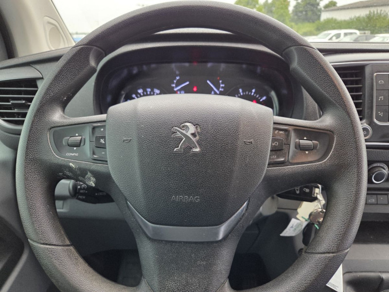 Photo 7 de l'offre de Peugeot Expert (3) 15825 euros HT BLUEHDI 150 S&S STANDARD Asphalt à 18990€ chez Carlyss automobiles Vitré