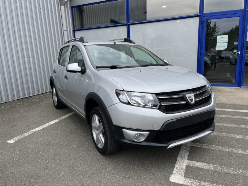 Photo 1 de l'offre de Dacia Sandero (2) Stepway Prestige TCe 90 à 8990€ chez Carlyss automobiles Vitré