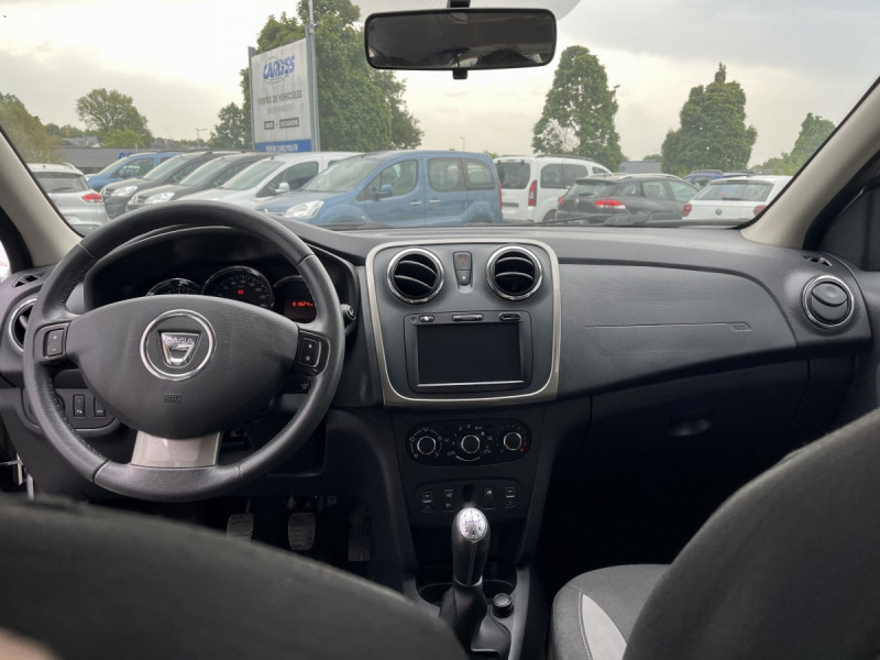 Photo 8 de l'offre de Dacia Sandero (2) Stepway Prestige TCe 90 à 8990€ chez Carlyss automobiles Vitré