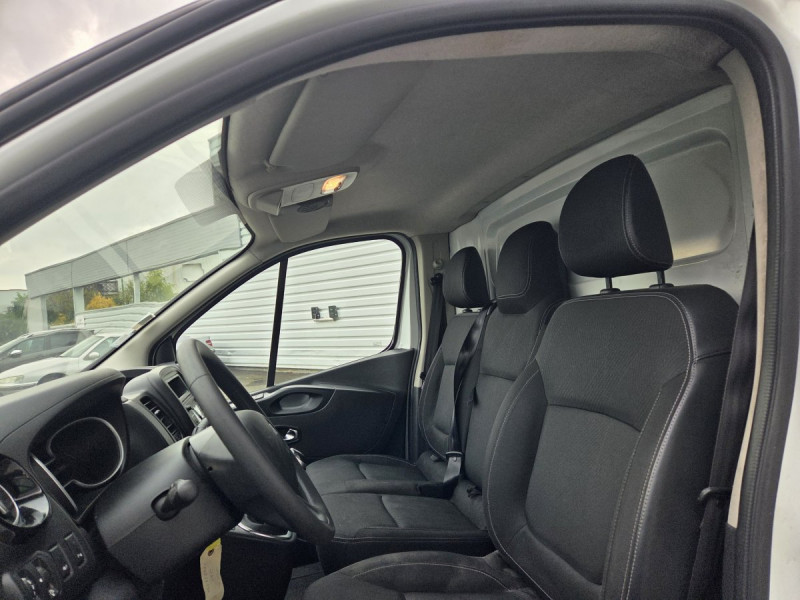 Photo 8 de l'offre de Renault Trafic (3) 13992 euros HT Fourgon Conf+ L1H1 1000 Ener dCi 120 à 16790€ chez Carlyss automobiles Vitré