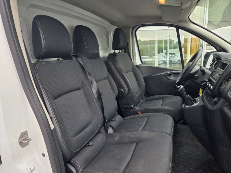 Photo 7 de l'offre de Renault Trafic (3) 13992 euros HT Fourgon Conf+ L1H1 1000 Ener dCi 120 à 16790€ chez Carlyss automobiles Vitré