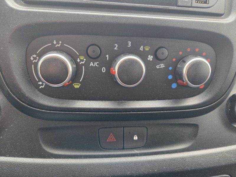 Photo 10 de l'offre de Renault Trafic (3) 13992 euros HT Fourgon Conf+ L1H1 1000 Ener dCi 120 à 16790€ chez Carlyss automobiles Vitré