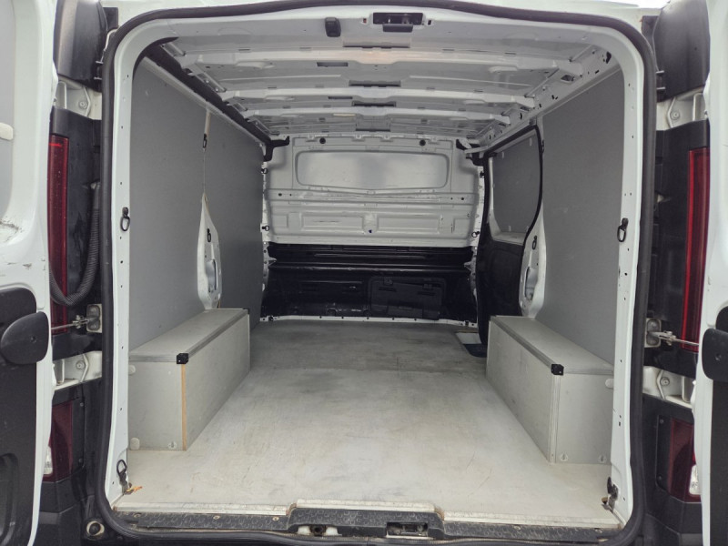 Photo 14 de l'offre de Renault Trafic (3) 13325 euros HT FG GCF L1H1 1000 dCi 120 à 15990€ chez Carlyss automobiles Vitré