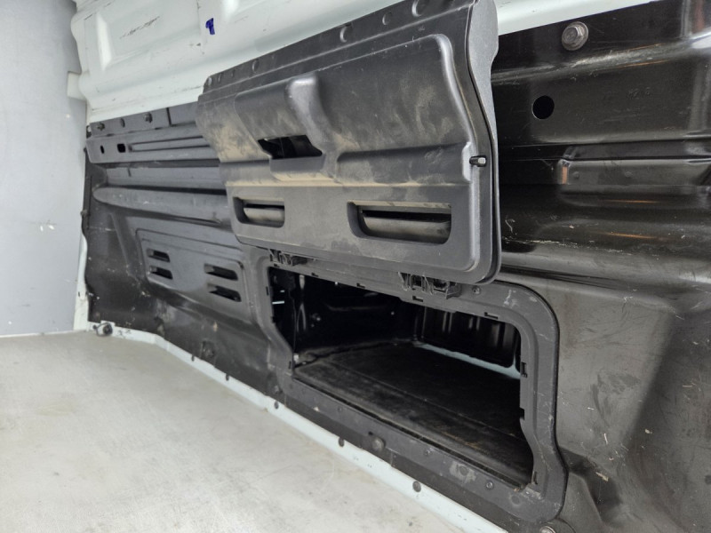 Photo 15 de l'offre de Renault Trafic (3) 13325 euros HT FG GCF L1H1 1000 dCi 120 à 15990€ chez Carlyss automobiles Vitré