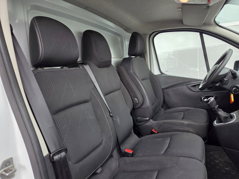 Photo 5 de l'offre de Renault Trafic (3) 13325 euros HT FG GCF L1H1 1000 dCi 120 à 15990€ chez Carlyss automobiles Vitré