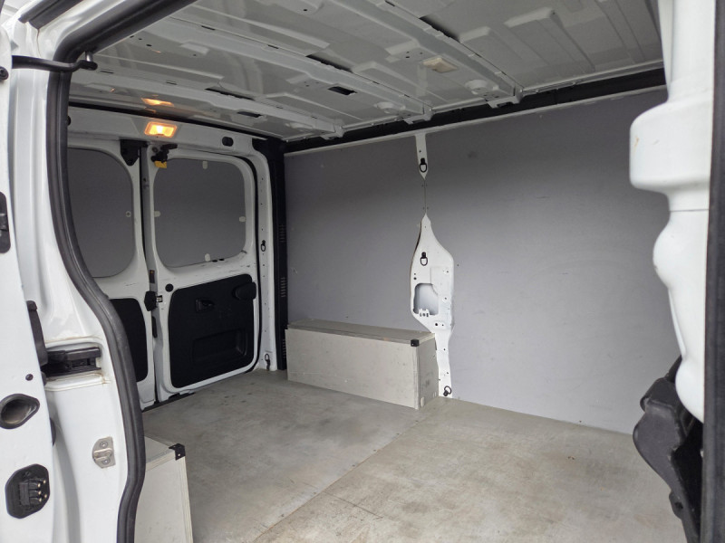 Photo 13 de l'offre de Renault Trafic (3) 13325 euros HT FG GCF L1H1 1000 dCi 120 à 15990€ chez Carlyss automobiles Vitré