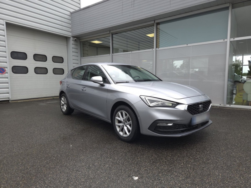 Photo 1 de l'offre de Seat Leon (4) 1.0 TSI 110 S&S Style à 17290€ chez Carlyss automobiles Vitré