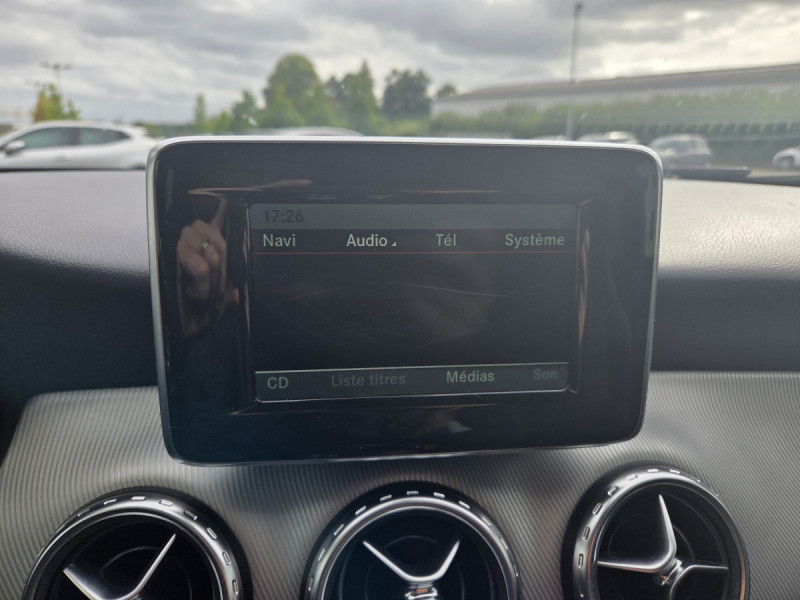 Photo 11 de l'offre de MERCEDES-BENZ Classe GLA GLA 220 CDI Fascination 4Matic BVA7 à 14790€ chez Carlyss automobiles Vitré